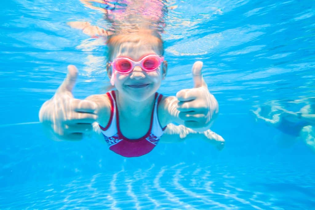 Advanced swimming education for children